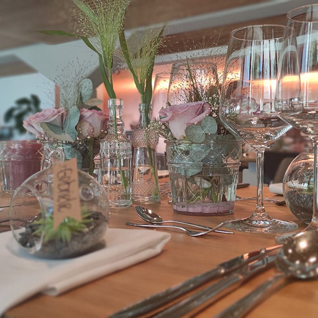 Hochzeiten 3 Das wunderschöne Restaurant nutzen für Veranstaltungen von Geburtstag bis Firmenfeier mit individueller Dekoration.