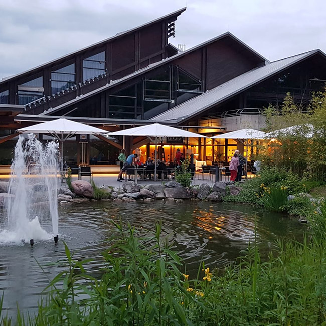 Hochzeiten 2 Traditionsreiches Bürgerhaus für Veranstaltungen wie Konzerte, Jubiläen oder Firmenfeiern.